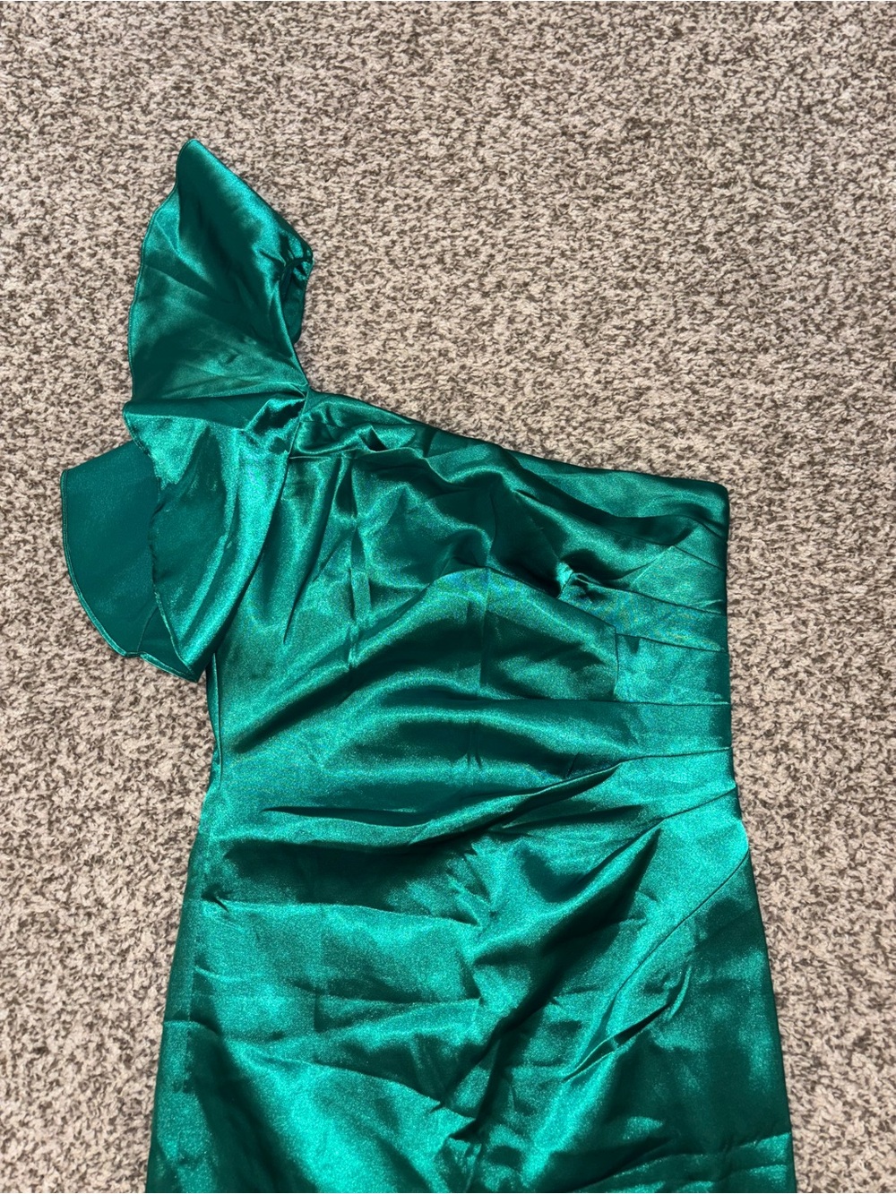 David’s Bridal Emerald Green One Shoulder Ruched Bodice Dress Woman’s Size 8/10 - Picture 3 of 6